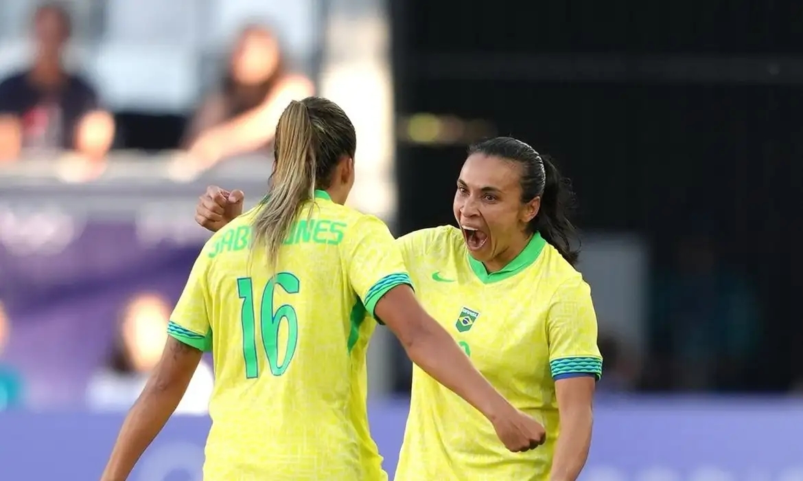 A estreia do Brasil no futebol feminino nos Jogos Olímpicos de Paris foi com o pé direito. A seleção comandada por Arthur Elias derrotou a Nigéria por 1 a 0, nesta quinta-feira (25), em Bordeaux. O gol foi marcado por Gabi Nunes, no primeiro tempo. Com o resultado, a equipe soma três pontos e se iguala à Espanha no topo da classificação do grupo C. As espanholas derrotaram o Japão - próximo adversário do Brasil - por 2 a 1. A seleção brasileira enfrenta a asiática ao meio-dia (horário de Brasília) de domingo (28), no  Estádio Parc des Princes, em  Paris).