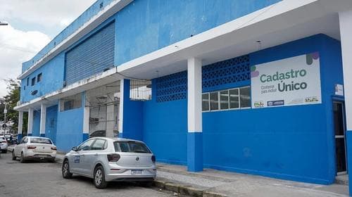 A Prefeitura do Jaboatão dos Guararapes entregou uma nova sede do Cadastro Único para Programas Sociais (CadÚnico), na última sexta-feira (4). O equipamento está localizado na avenida Barão de Lucena, em Jaboatão Centro, e vai ajudar a descentralizar o atendimento aos moradores do município. É por meio do cadastro que a população tem acesso aos benefícios sociais assegurados pelos Governos Federal, Estadual e Municipal.