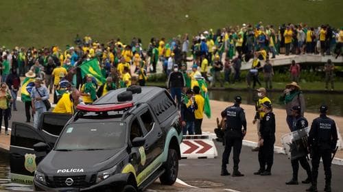 O ministro Alexandre de Moraes, do Supremo Tribunal Federal (STF), determinou a extradição de investigados pelos atos golpistas de 8 de janeiro de 2023 que estão foragidos no exterior.